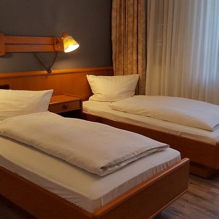 Hotel Alt Steinbach 스테인바크앰투너스 외부 사진