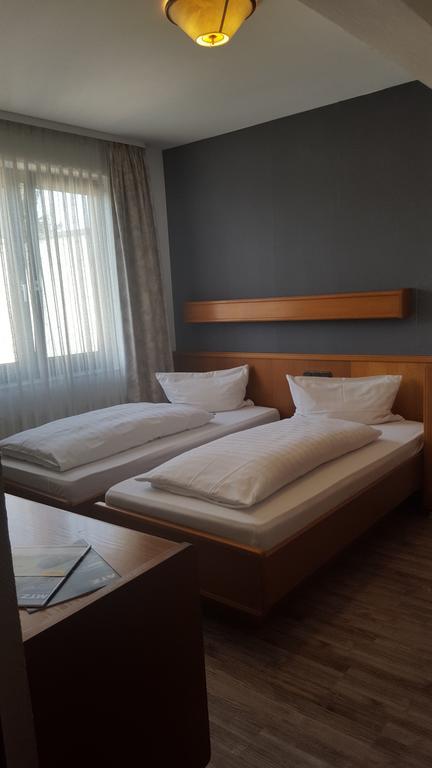 Hotel Alt Steinbach 스테인바크앰투너스 외부 사진