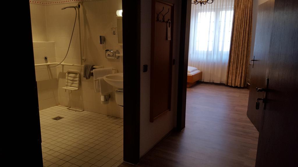 Hotel Alt Steinbach 스테인바크앰투너스 외부 사진